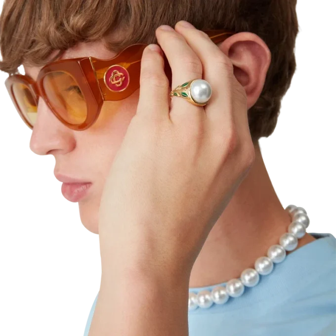 Anello con sigillo e perla Anello con sigillo e perla