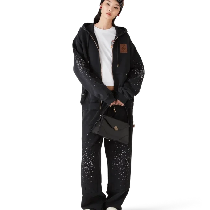 Berretto decorato con cristalli in stile gotico