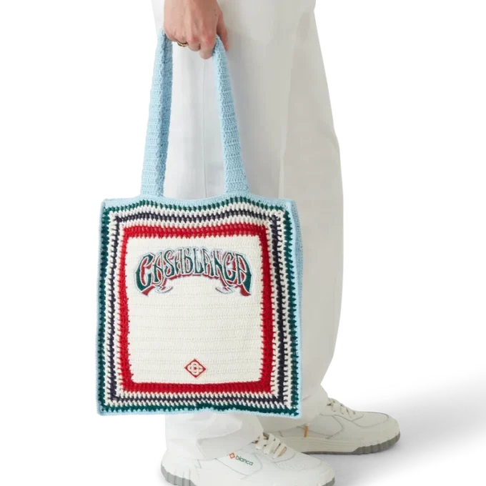 Borsa all’uncinetto in stile gotico