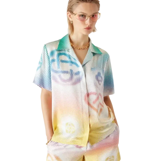 Camicia a pantaloncini con colletto cubano e logo in mezzitoni