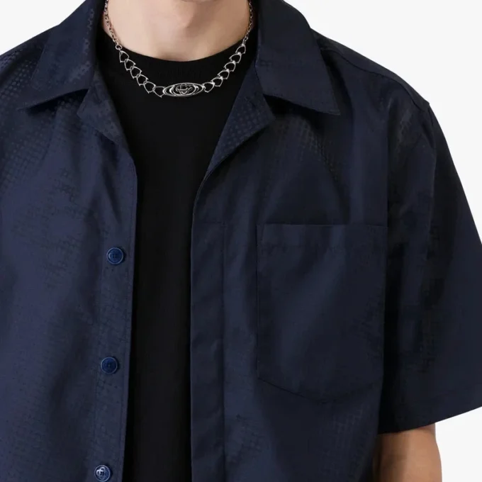 Camicia a pantaloncini con monogramma in mezzitoni blu navy Camicia a pantaloncini con monogramma in mezzitoni blu navy