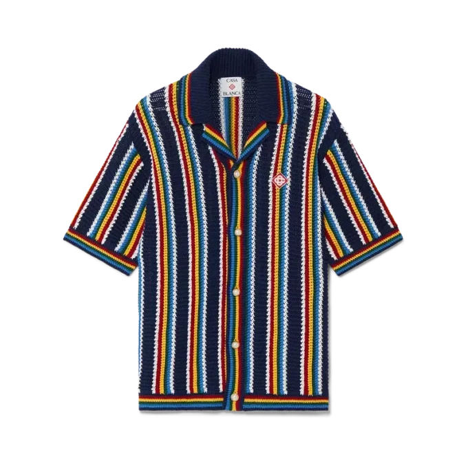 Camicia a righe lavorata all’uncinetto