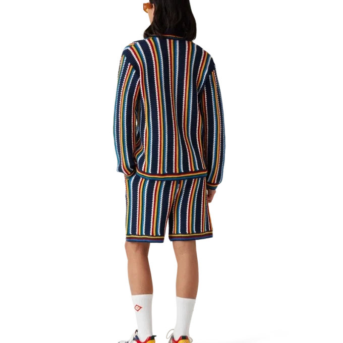 Camicia a righe lavorata all’uncinetto