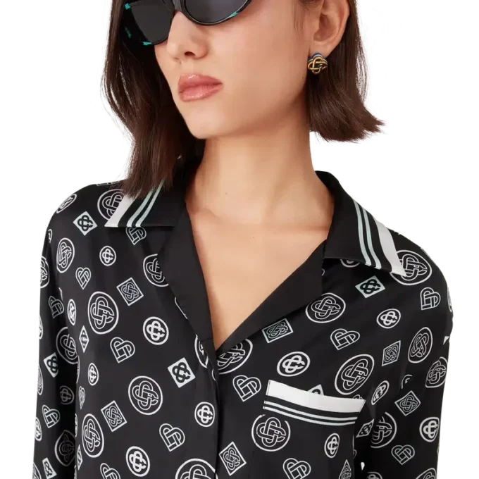 Camicia da pigiama in raso di seta con monogramma