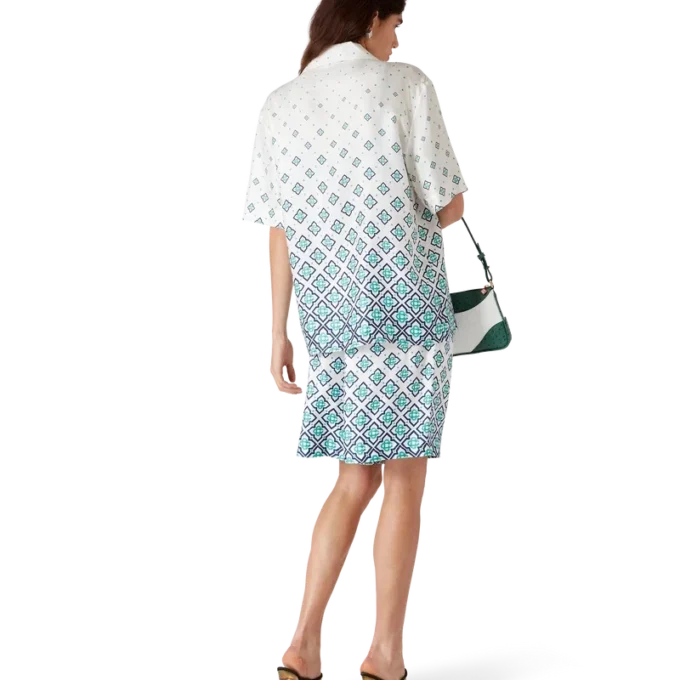 Camicia in seta a maniche corte con monogramma sfumato in stile pantaloncini