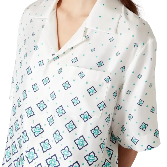 Camicia in seta a maniche corte con monogramma sfumato in stile pantaloncini