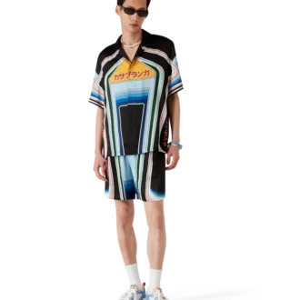 Camicia in seta a maniche corte con motivo Graphic Mountain in pantaloncini