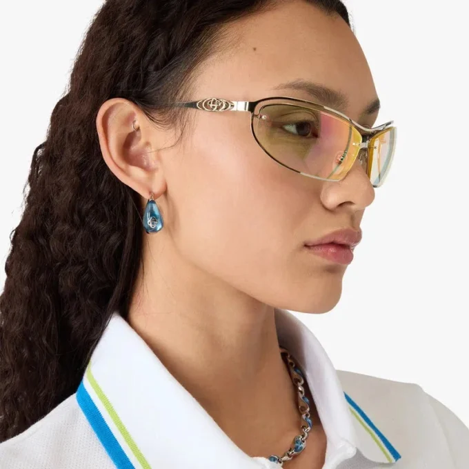 Orecchini a cerchio in ottone con goccia d’acqua argento e blu Orecchini a cerchio in ottone con goccia d’acqua argento e blu