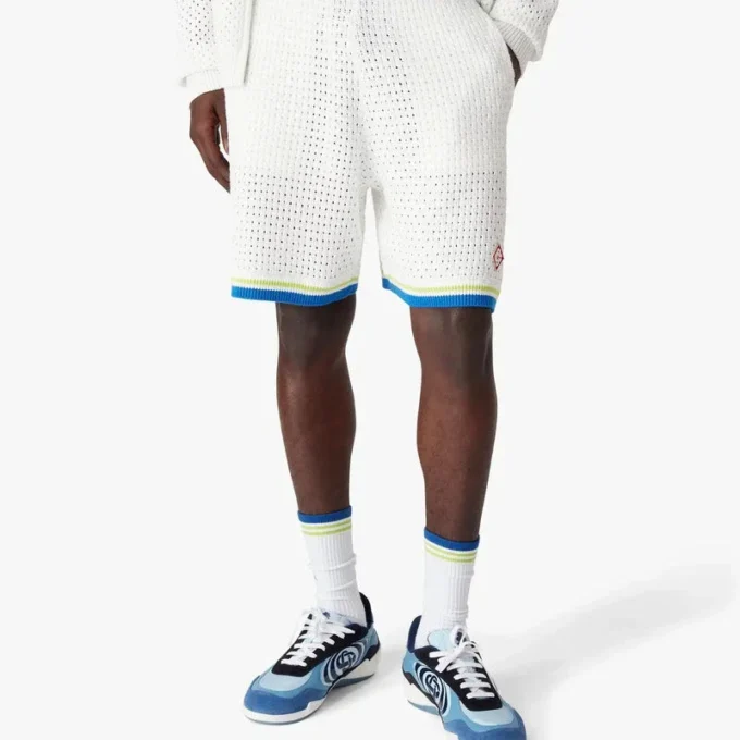 Pantaloncini all’uncinetto bianchi e blu