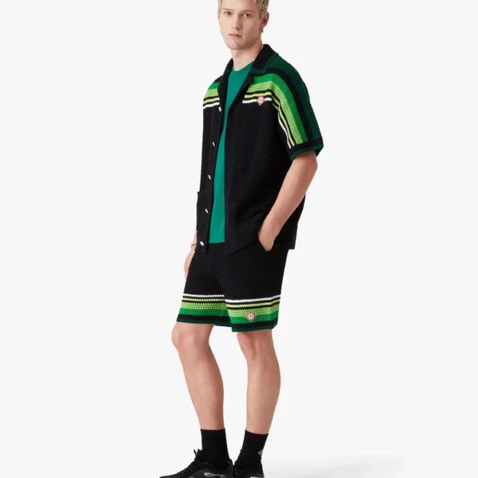 Pantaloncini in maglia all’uncinetto neri