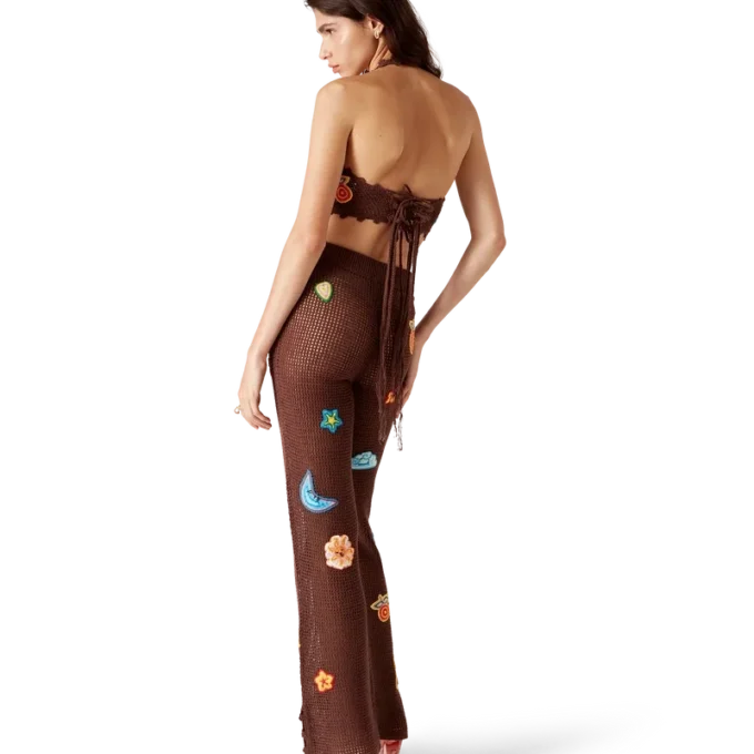 Pantaloni all’uncinetto con motivi