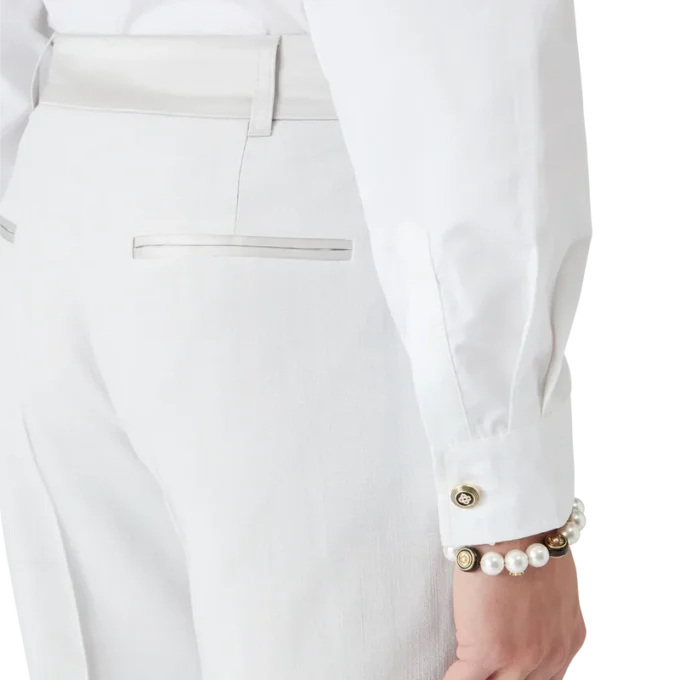 Pantaloni chino dal taglio morbido