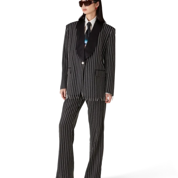 Pantaloni sartoriali impreziositi da cristalli