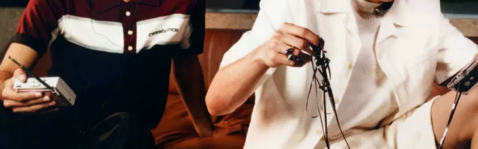 T-shirt oversize a maniche corte con monogramma applicato