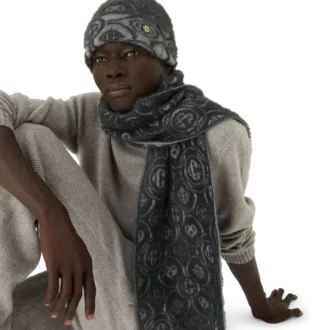 Sciarpa in mohair con monogramma soffice