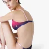 Slip bikini con sfumature color melanzana