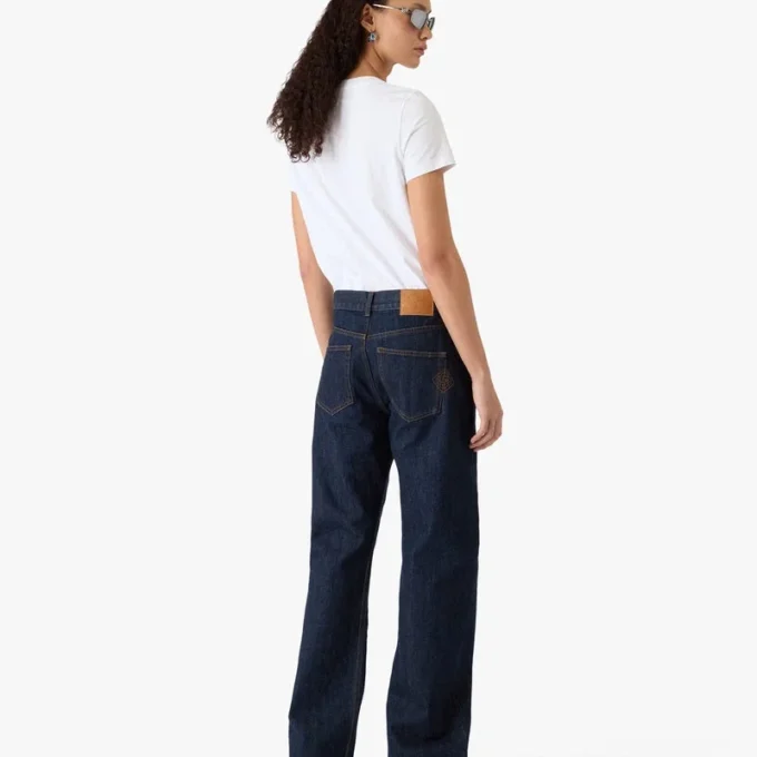 T-shirt aderente a maniche corte con classica toppa ricamata