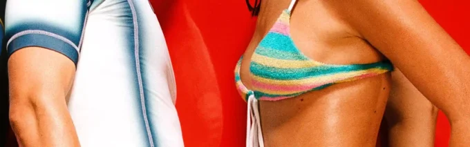 Jeans con decorazioni in cristallo Jeans con decorazioni in cristallo