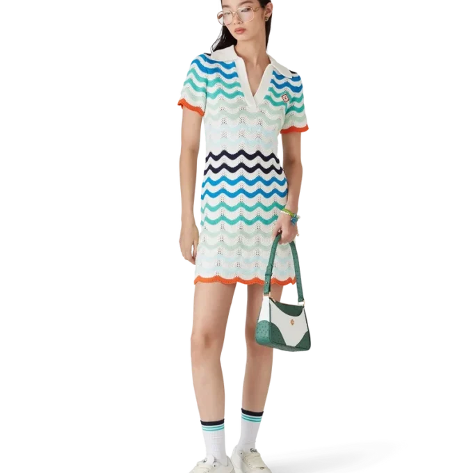 Vestito all’uncinetto con motivo a onde sfumate