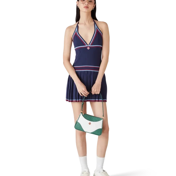 Vestito con scollo all’americana e pieghe