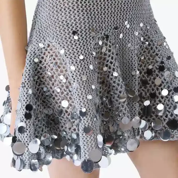 Vestito con specchio all’uncinetto argento